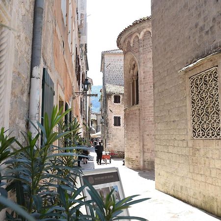 Church Bells Apartment Kotor Ngoại thất bức ảnh